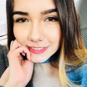 Meet your Posher, Estefany